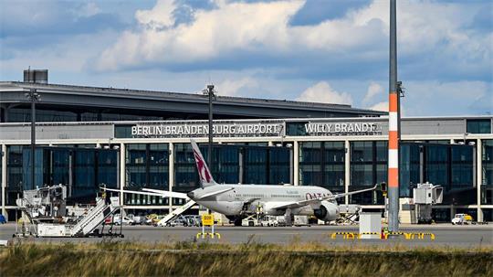 Der Flughafen Berlin hat Verbindungen nach Toulouse, Turin und Belfast verloren. (Archivbild) 