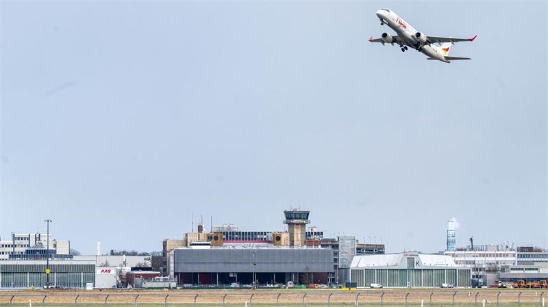 Der Flughafen soll unter anderem mehr Logistikfläche bekommen. (Archivfoto)