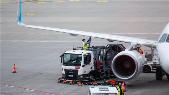 Der Flughafenverband ACI Europe warnt vor einer Kerosin-Knappheit.