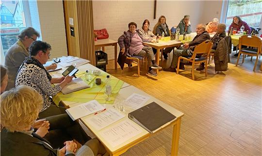 Der Förderverein des Altenauer Gospelchores tagt im Gemeindesaal. Foto: Nachtweyh