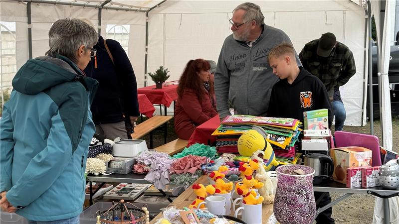 Der Förderverein des Tierheims Eckertal freut sich über die vielen Spenden der Bad Harzburger Geschäftsleute zur Tombola.