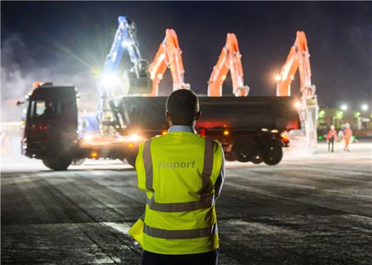 Der Frankfurter Flughafenbetreiber Fraport geht bei der Rekrutierung von Arbeitskräften neue Wege.