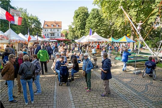 Der Französische Markt im unteren Badepark öffnet bereits am Freitagvormittag.