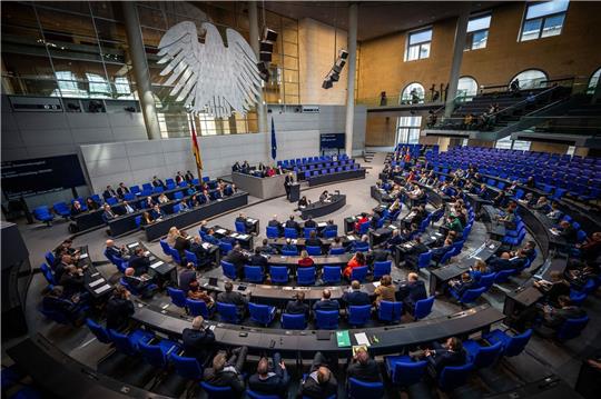 Der Frauenanteil im Deutschen Bundestag liegt bei 35,3 Prozent.