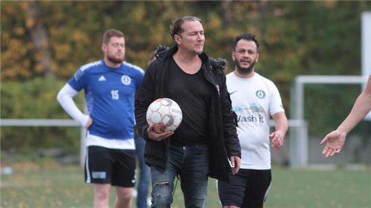 Der Fußball spielt für Ender Özvar auch weiterhin eine Rolle. Nach dem Rückzug als Trainer der Okeraner Zweiten übernimmt er im VfL die Rolle des Team-Managers.