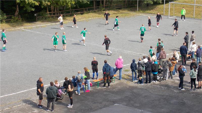 Der Fußballplatz der Venito-Jugendhilfe Oberharz steht bei Sommerfesten oft im Mittelpunkt. Er soll jetzt aber aufwendig saniert werden.