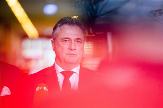 Der GDL-Vorsitzende Claus Weselsky äußert sich in Berlin zum Scheitern der Tarifverhandlungen zwischen der Gewerkschaft und der Deutschen Bahn.