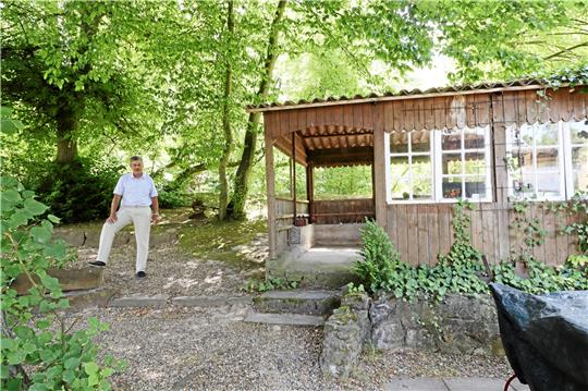 Der Garten der Hornburger Traditionsgaststätte „Willecke’s Lust“ gefällt Jürgen Pastewsky, dem AfD-Direktkandidaten für den Wahlkreis 10, sehr gut. Foto: Jambrek