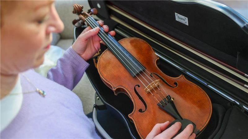 Der Geigenkasten durfte nicht in den Flieger - jetzt gibt es Änderungen bei der Lufthansa