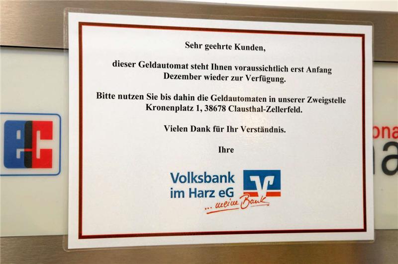 Der Geldautomat soll erst wieder im Dezember einsatzbereit sein.  Fotos: Bertram
