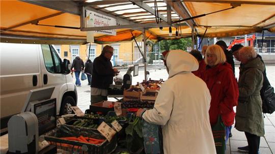 Der Gemüse- und Obststand von Bauer Franke ist besonders beliebt.