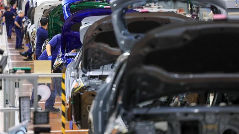 Deutschlands Top-Konzerne: Gewinneinbruch und weniger Jobs Der Gewinn der deutschen Autobauer sackte in den ersten neun Monaten deutlich ab. (Symbolbild)