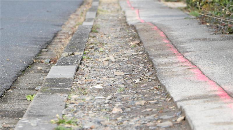 Kaputter Gehweg nach Bauarbeiten