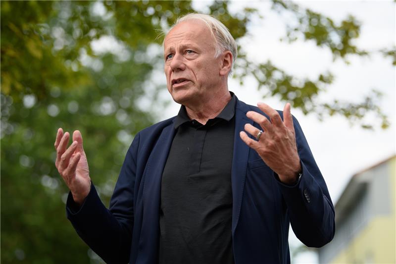 Trittin: „Deutschland ist einer der größten Helfer“ Der Göttinger Jürgen Trittin (Grüne) zeigt wenig Verständnis für die Ausladung des Bundespräsidenten Frank-Walter Steinmeier seitens der Ukrainer. Foto: Swen Pförtner/dpa