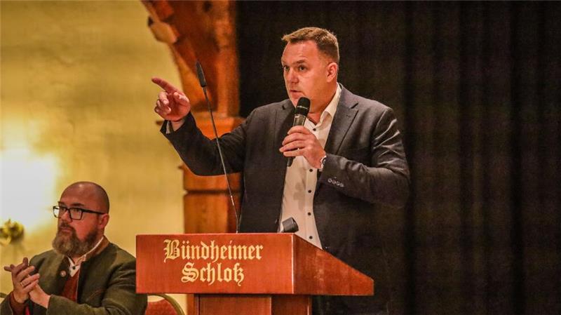 500 Menschen protestieren in Harzburg – 250 folgen Maximilian Krah Der Goslarer AfD-Kreisvorsitzende Main Müller aus Seesen.