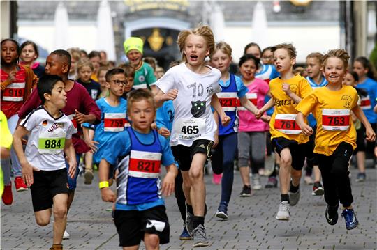 Der Goslarer Altstadtlauf wird von Jahr zu Jahr beliebter. Nach einem Teilnehmerrekord im Jahr 2023 beschert die aktuelle Auflage dem Veranstalter MTV Goslar bereits im Vorfeld eine Bestmarke.  Foto: GZ-Archiv