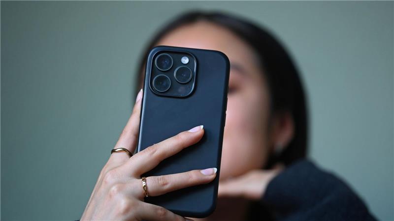 Der Griff zum Handy ist alltäglich geworden. 