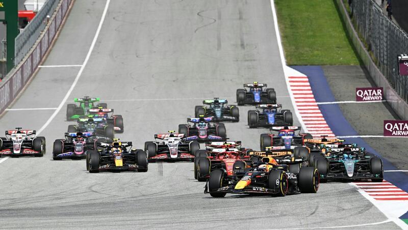 Crash von Verstappen und Norris: Russell siegt in Spielberg Der Große Preis von Österreich wurde in Spielberg ausgefahren.