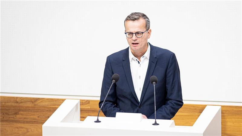 Der Grünen-Abgeordnete Volker Bajus bezeichnet die Nichtbeschäftigung von Verwandten als gelebte Praxis seiner Fraktion. (Archivbild)