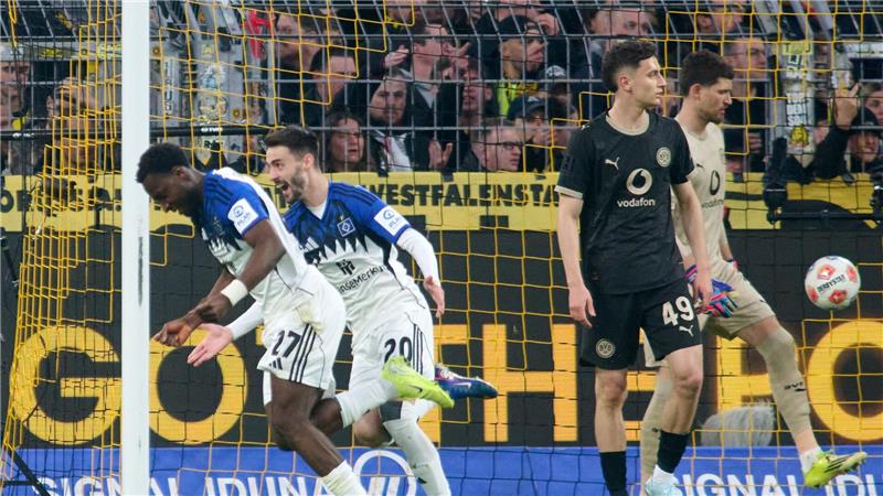 „Ein dummer Fehler“: HSV-Ärger nach 2:3 beim BVB Der HSV ging 2:0 in Führung.