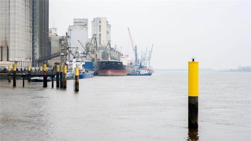 Der Hafen in Brake soll einen neuen Schiffsliegeplatz erhalten. (Archivbild)