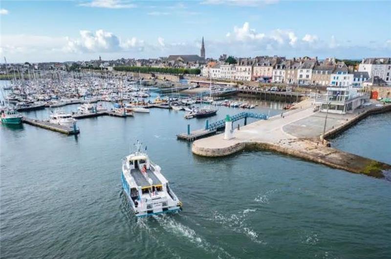 Kommentar: Akzeptieren ja, verstehen nein Der Hafen von Port-Louis. Foto: Stadt Port-Louis