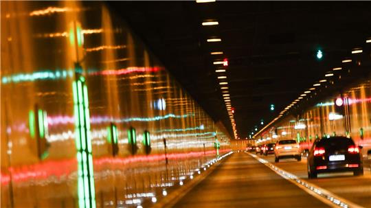 Der Hamburger Elbtunnel wird am Wochenende voll gesperrt. (Archivbild)