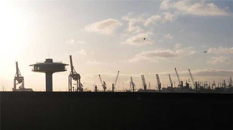 Was die Parteien laut Wahlprogrammen mit den Häfen vorhaben Der Hamburger Hafen ist der wichtigste Deutschlands. (Archivbild)