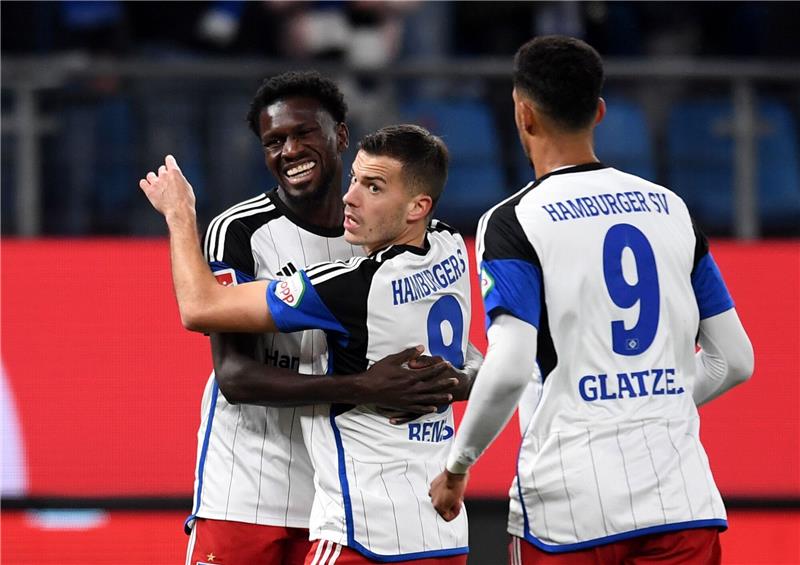 Zweitliga-Hochburg Hamburg: St. Pauli und HSV setzen sich ab Der Hamburger SV bleibt durch den Sieg gegen Magdeburg an St. Pauli dran.