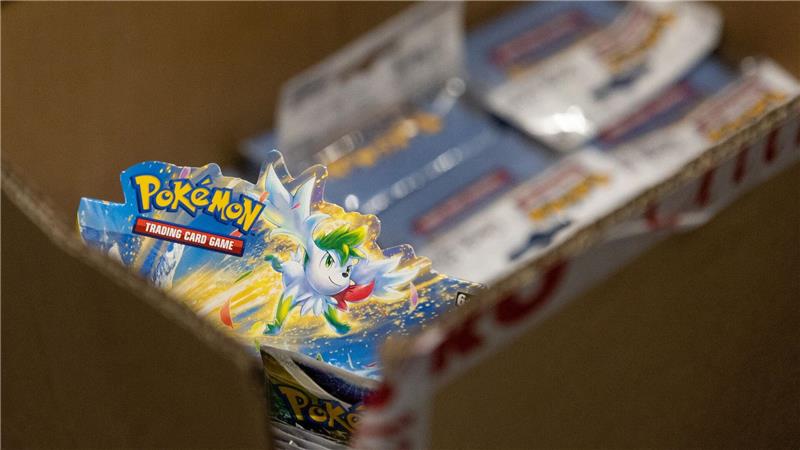 Der Handel mit Pokémon-Sammelkarten hat in den vergangenen Jahren wieder an Bedeutung gewonnen. Seltene Exemplare erzielen teils hohe Preise. (Symbolbild)