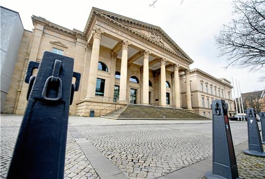 Der Hannah-Arendt-Platz vor dem niedersächsischen Landtag: Wer zieht nach den Wahlen am 13. Oktober als Sieger im Wahlkreis 13 Goslar ins Parlament ein?. Foto: dpa
