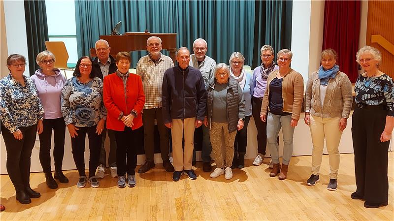 Harlingeröder Halbkreis-Chor feiert 50. Geburtstag mit Konzert Der Harlingeröder Halbkreischor heute: Seine Mitglieder kommen nicht nur aus Bad Harzburg, sondern auch aus Goslar, Braunlage oder Hildesheim.