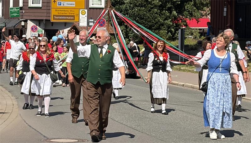 Der Harzklub Braunlage beteiligt sich am bunten Umzug des Braunlager Volks- und Schützenfestes.