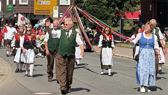 Der Harzklub Braunlage beteiligt sich am bunten Umzug des Braunlager Volks- und Schützenfestes.