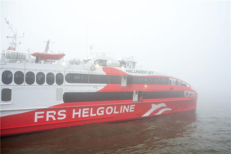 Winterpause für den Helgoland-Katamaran „Halunder Jet” Der Helgoland-Katamaran «Halunder Jet» legt am Morgen ab.