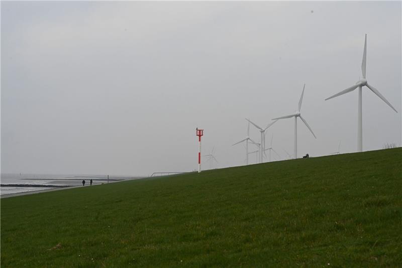 Trüber und wolkiger Wochenstart erwartet Der Himmel ist mit Wolken bedeckt.
