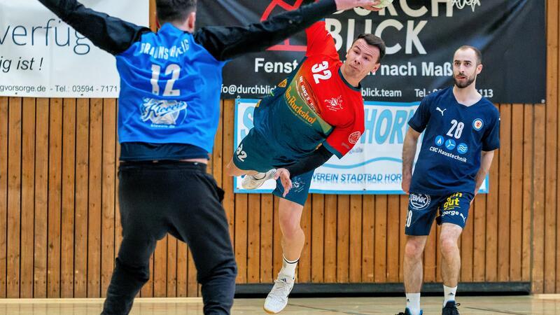 Hornburg schnürt die Spitze zusammen Der Hornburger Fabian Gnade erwischt gegen Eintracht Braunschweig einen Sahnetag und erzielt insgesamt elf Treffer gegen den Tabellenführer.