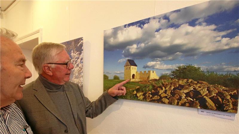 Der Hornburger Fotograf Henning Meyer (r.) hielt über viele Jahre mit seinen Bildern die unterschiedlichen jahreszeitlichen Stimmungen auf der Werla fest.