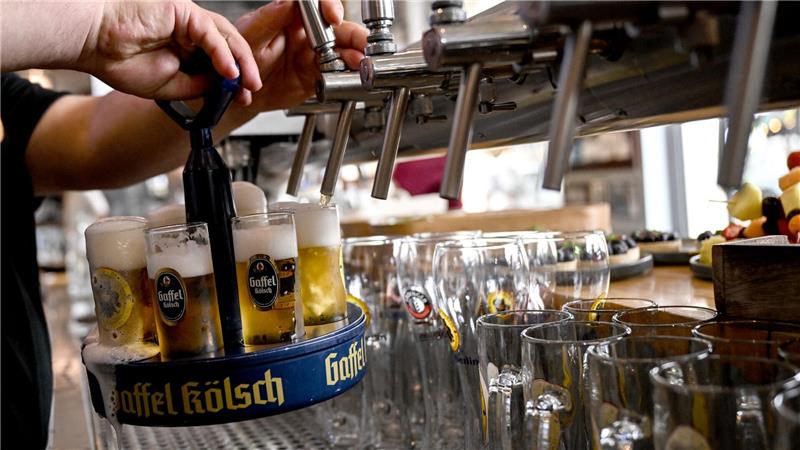 Der Hotel- und Gaststättenverband Dehoga sieht in der digitalen Trinkgeld-Variante eine Reaktion auf sich verändernde Zahlungsgewohnheiten. (Archivbild)