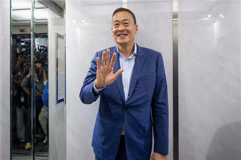 Thailands Parlament wählt Srettha zum neuen Regierungschef Der Immobilienmagnat Srettha Thavisin von der Partei Pheu Thai erhielt die Mehrheit der Stimmen in beiden Kammern des nationalen Parlaments.