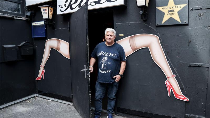 Reeperbahn-Spagat: Zwischen geiler Meile und Touri-Kulisse Der Inhaber der Kneipe „Zur Ritze“, Carsten Marek, war früher eine Rotlichtgröße.