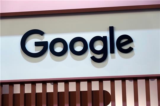 Der Internetriese Google will Fehlinformationen unter anderem über ukrainische Flüchtlinge in Deutschland bekämpfen.