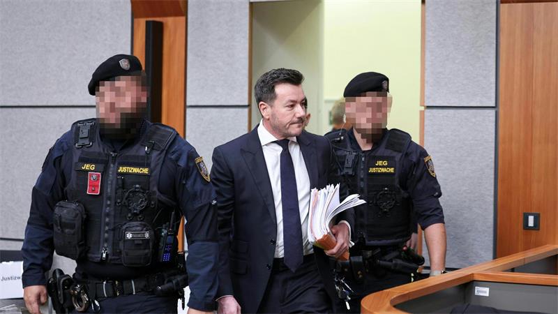 Urteil: Zweieinhalb Jahre Haft für René Benko Der Investor René Benko steht erneut in Innsbruck vor Gericht.