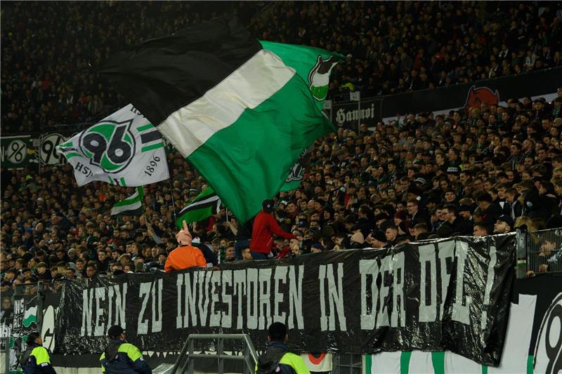 Fansprecher Kessen: „Guter Tag für Deutschlands Fußballfans” Der Investoren-Einstieg bei der DFL ist nach den wochenlangen Protesten der Fans geplatzt.