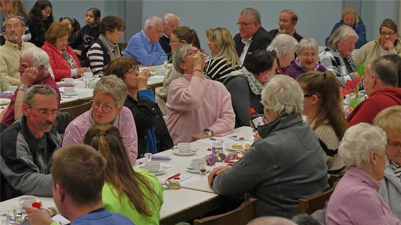Norbert Bengsch nimmt in Oker kein Blatt vor den Mund Der Jahresantrunk in Oker startet traditionell mit einem kleinen Kräuterschnaps.