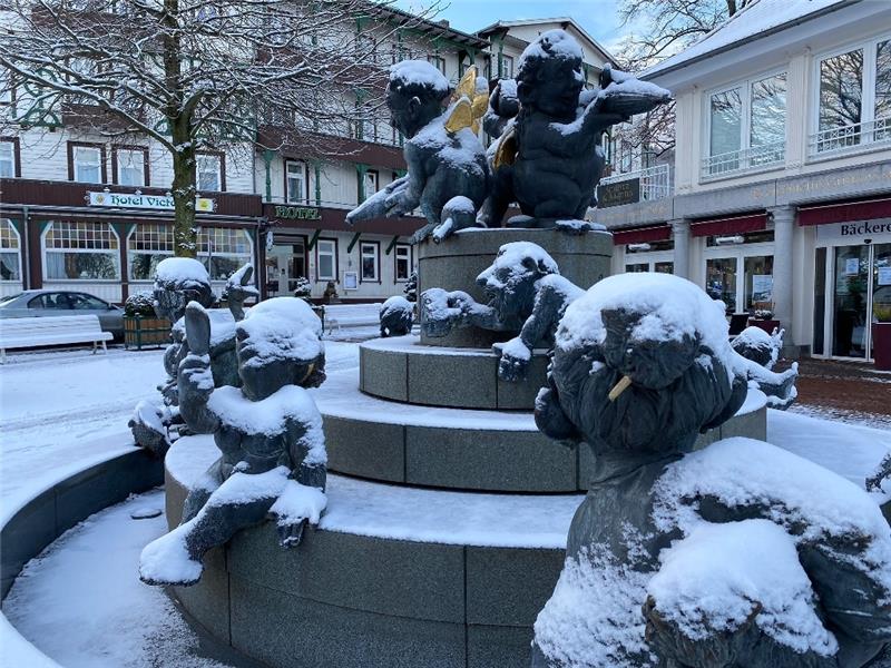 Der Jungbrunnen in Bad Harzburg in zarten Schneekleid. Foto: Schlegel