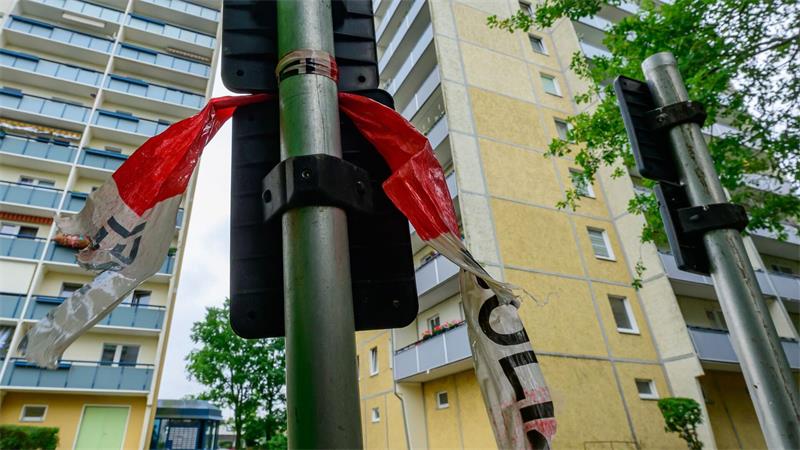Sechsjähriger stirbt nach Sturz aus 11. Stock von Hochhaus Der Junge war aus dem 11. Stock eines Hochhauses gestürzt.