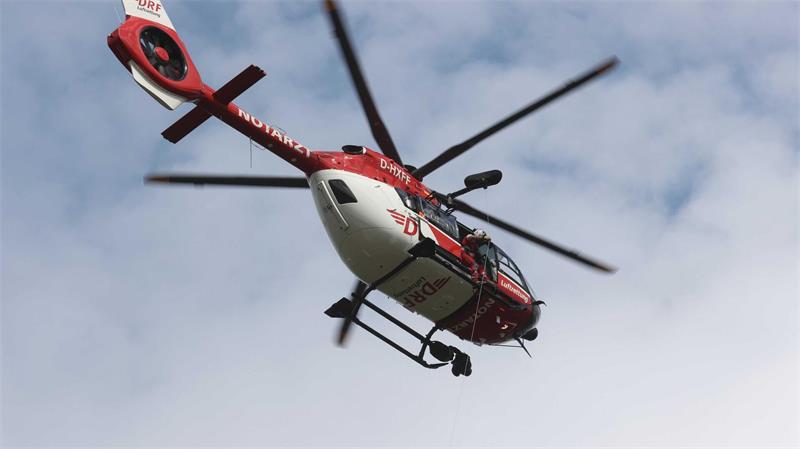 Der Junge wurde noch ins Krankenhaus geflogen, wo er an seinen Verletzungen starb. (Symbolbild)