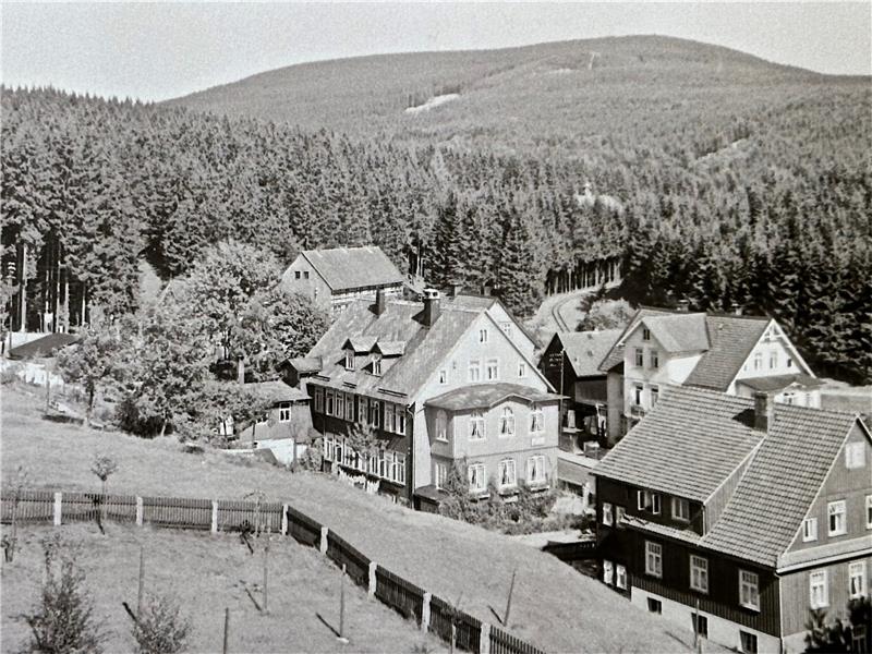 Ein neuer Braunlage-Kalender mit alten Motiven Der Kalender zeigt zwölf historische Aufnahmen von Hans Rudolphi. Foto/Repros: Eggers