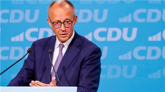 Der Kanzler bereitet die Bürgerinnen und Bürger auch auf „Einschnitte“ vor.